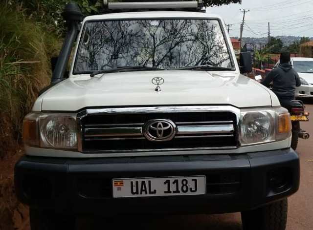 Entebbe Airport Car hire
